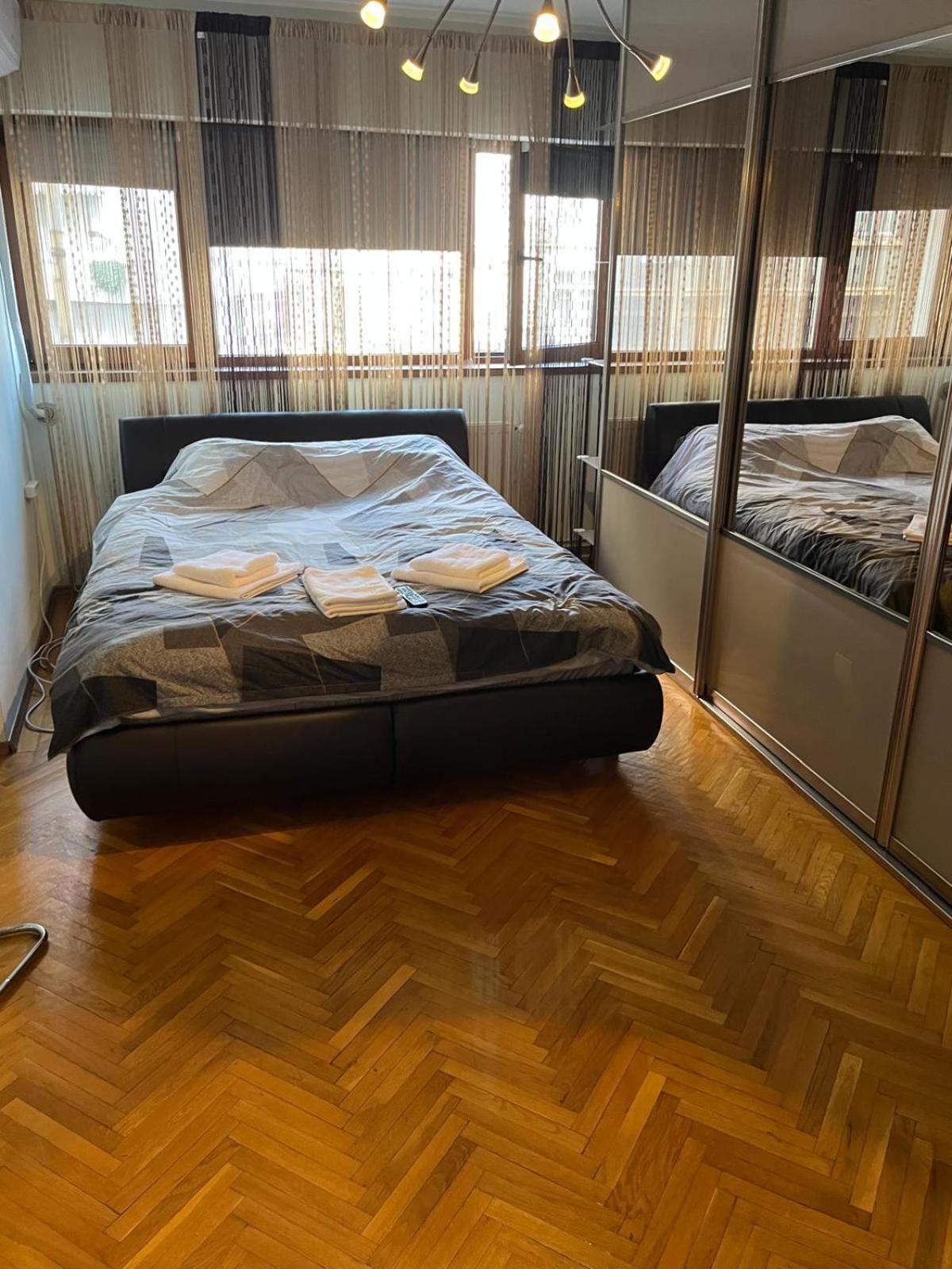 Romana 100 Sqm Deluxe Apartament ブカレスト エクステリア 写真