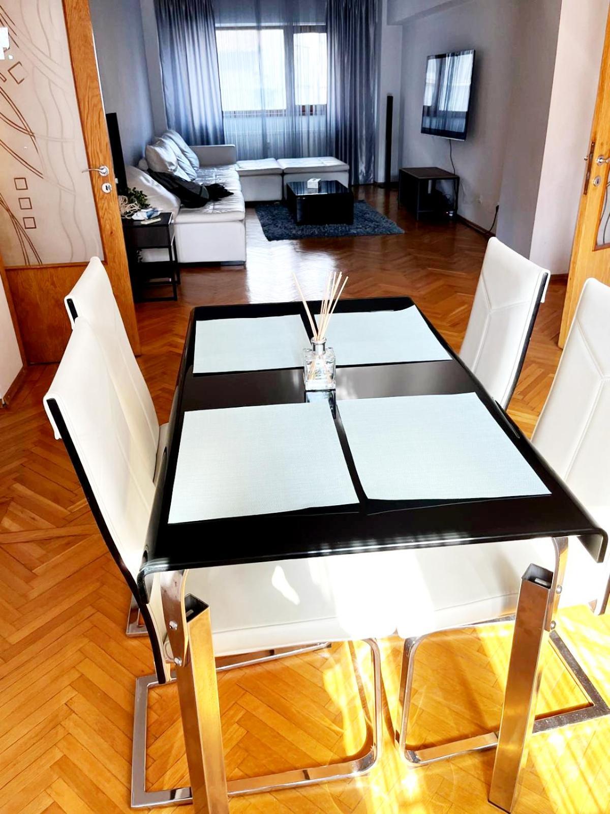 Romana 100 Sqm Deluxe Apartament ブカレスト エクステリア 写真